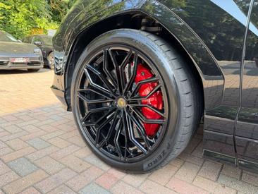 Lamborghini Urus SE — photo 15