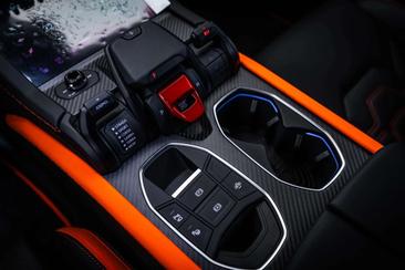 Lamborghini Urus SE — photo 9