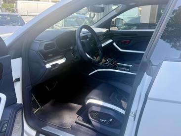 Lamborghini Urus SE — photo 4
