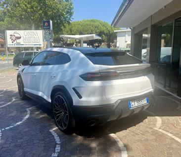 Lamborghini Urus SE — photo 10
