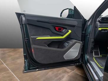 Lamborghini Urus SE — photo 15