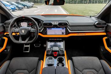 Lamborghini Urus SE — photo 10
