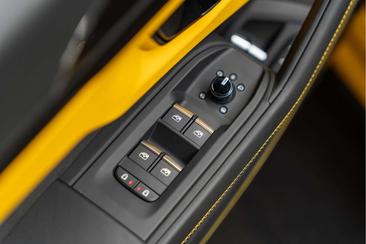 Lamborghini Urus SE — photo 28