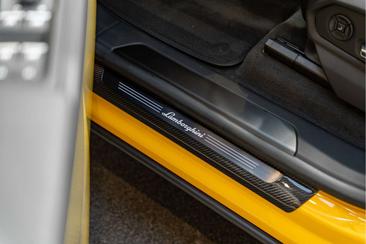 Lamborghini Urus SE — photo 32