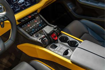 Lamborghini Urus SE — photo 34