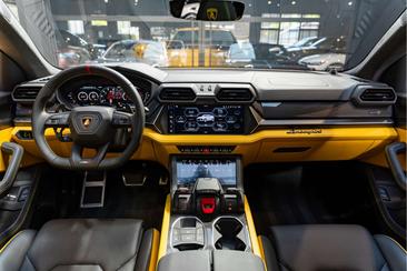 Lamborghini Urus SE — photo 35