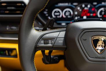 Lamborghini Urus SE — photo 37