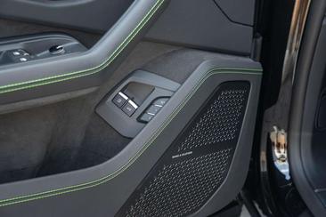 Lamborghini Urus SE — photo 12