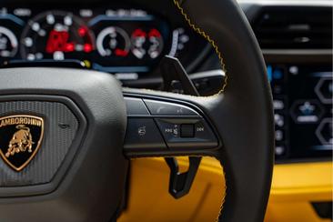 Lamborghini Urus SE — photo 38