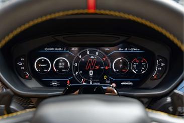 Lamborghini Urus SE — photo 39