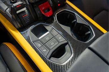 Lamborghini Urus SE — photo 40
