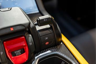 Lamborghini Urus SE — photo 43