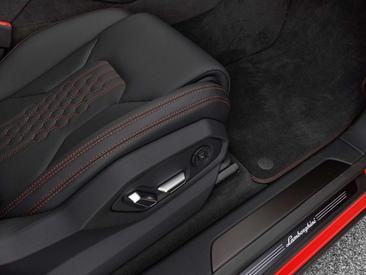 Lamborghini Urus SE — photo 14