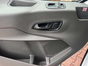 Ford Transit MPV 2.0 EcoBlue 130 — photo 5