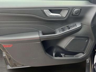 Ford Kuga 2.5 Duratec FHEV — photo 10