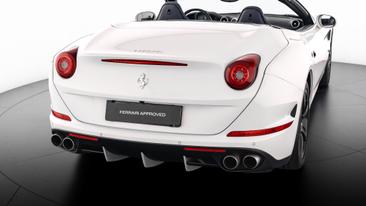 Ferrari California T — photo 17