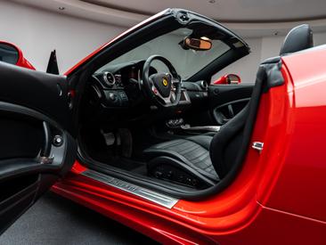 Ferrari California — photo 5