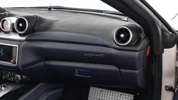 Ferrari California T — photo 22
