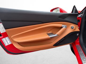 Ferrari F8 Spider — photo 11