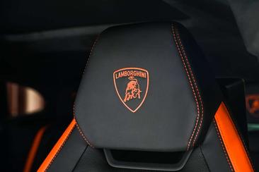Lamborghini Urus SE — photo 14
