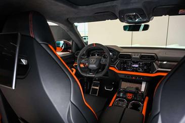 Lamborghini Urus SE — photo 20