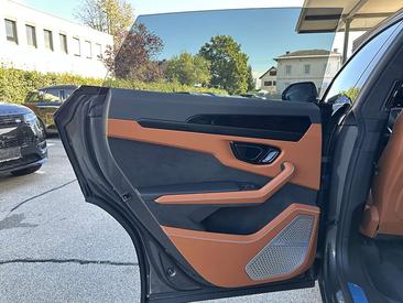Lamborghini Urus SE — photo 12