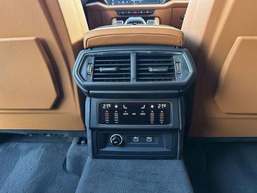 Lamborghini Urus SE — photo 18