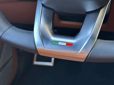 Lamborghini Urus SE — photo 26