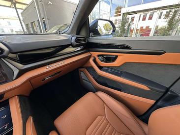 Lamborghini Urus SE — photo 34