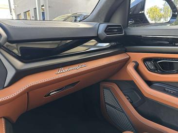 Lamborghini Urus SE — photo 35