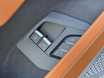 Lamborghini Urus SE — photo 40