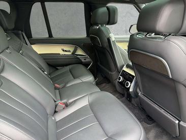 Land Rover Range Rover P550e — photo 4