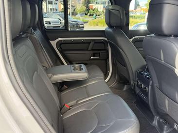 Land Rover Defender D350 — photo 9