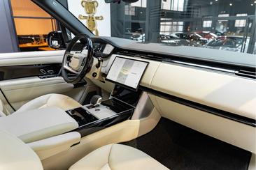 Land Rover Range Rover P550e — photo 8