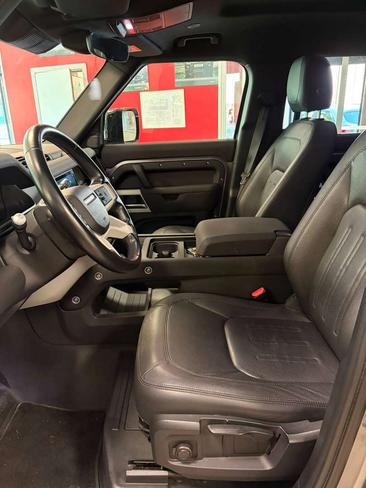 Land Rover Defender 110 D200 — photo 14