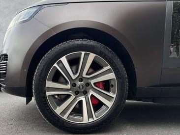 Land Rover Range Rover P550e — photo 8