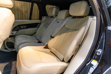Land Rover Range Rover P550e — photo 10
