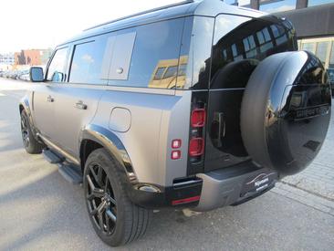 Land Rover Defender 110 P400e — photo 7