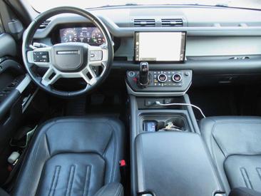 Land Rover Defender 110 P400e — photo 10