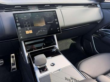 Land Rover Range Rover P550e — photo 17