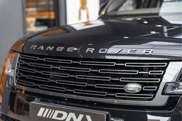 Land Rover Range Rover P550e — photo 16