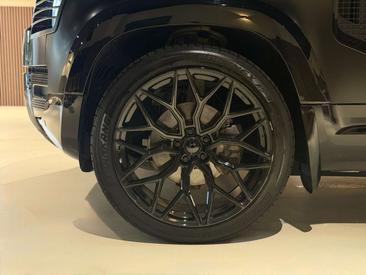 Land Rover Defender 110 Hard Top D200 — photo 11