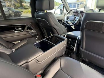 Land Rover Range Rover P550e — photo 26