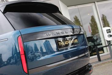 Land Rover Range Rover P550e — photo 18
