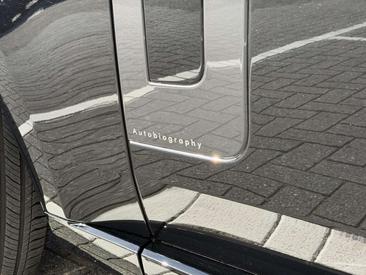 Land Rover Range Rover P550e — photo 29