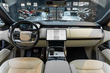 Land Rover Range Rover P550e — photo 30