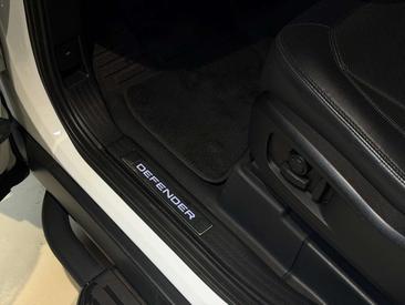 Land Rover Defender 110 Hard Top D200 — photo 19