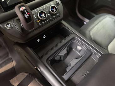 Land Rover Defender 110 Hard Top D200 — photo 22