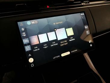 Land Rover Range Rover Sport SV — photo 26