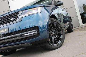 Land Rover Range Rover P550e — photo 31